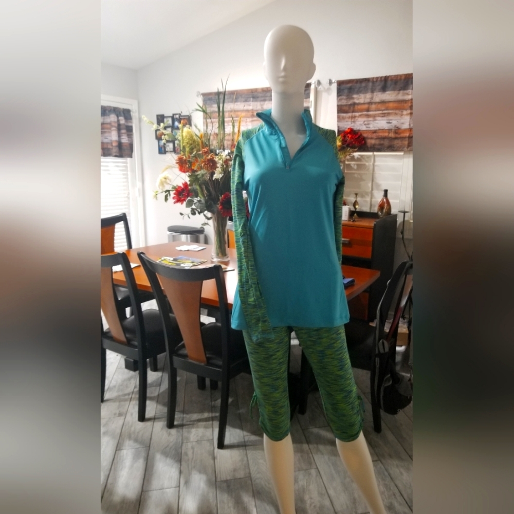 Never worn,  Jockey, cute  2 piece capris workout set